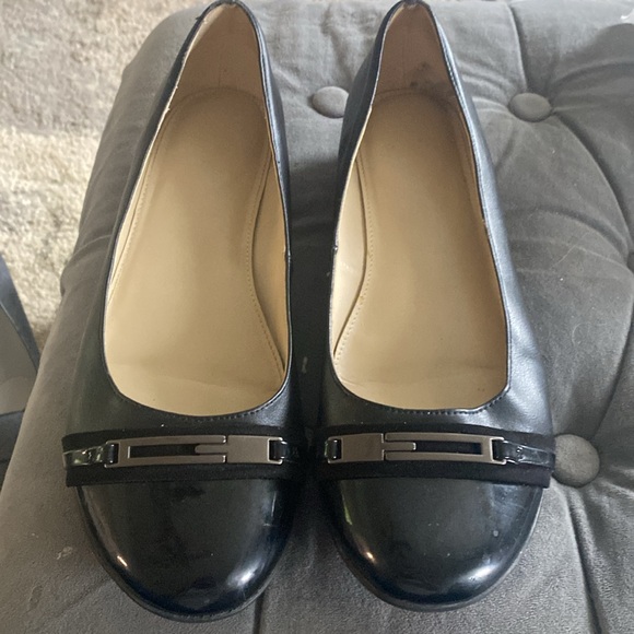 Naturalizer patent leather black flats with silver buckle - Picture 7 of 11